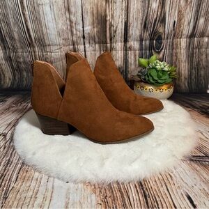 SO Women’s Boots Size 9 Block Heel 2.5” Dark Tan Back Zipper Pointed Toe EUC